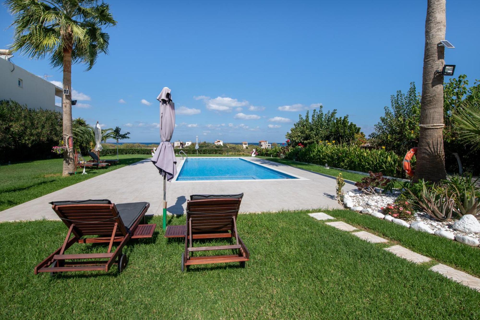 Socrates Holidays Apt. 2 With Pool Near The Beach Platanés Buitenkant foto