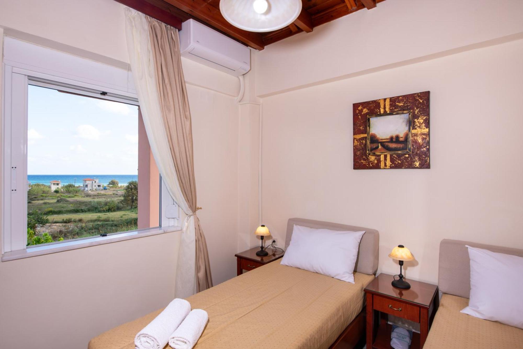 Socrates Holidays Apt. 2 With Pool Near The Beach Platanés Buitenkant foto