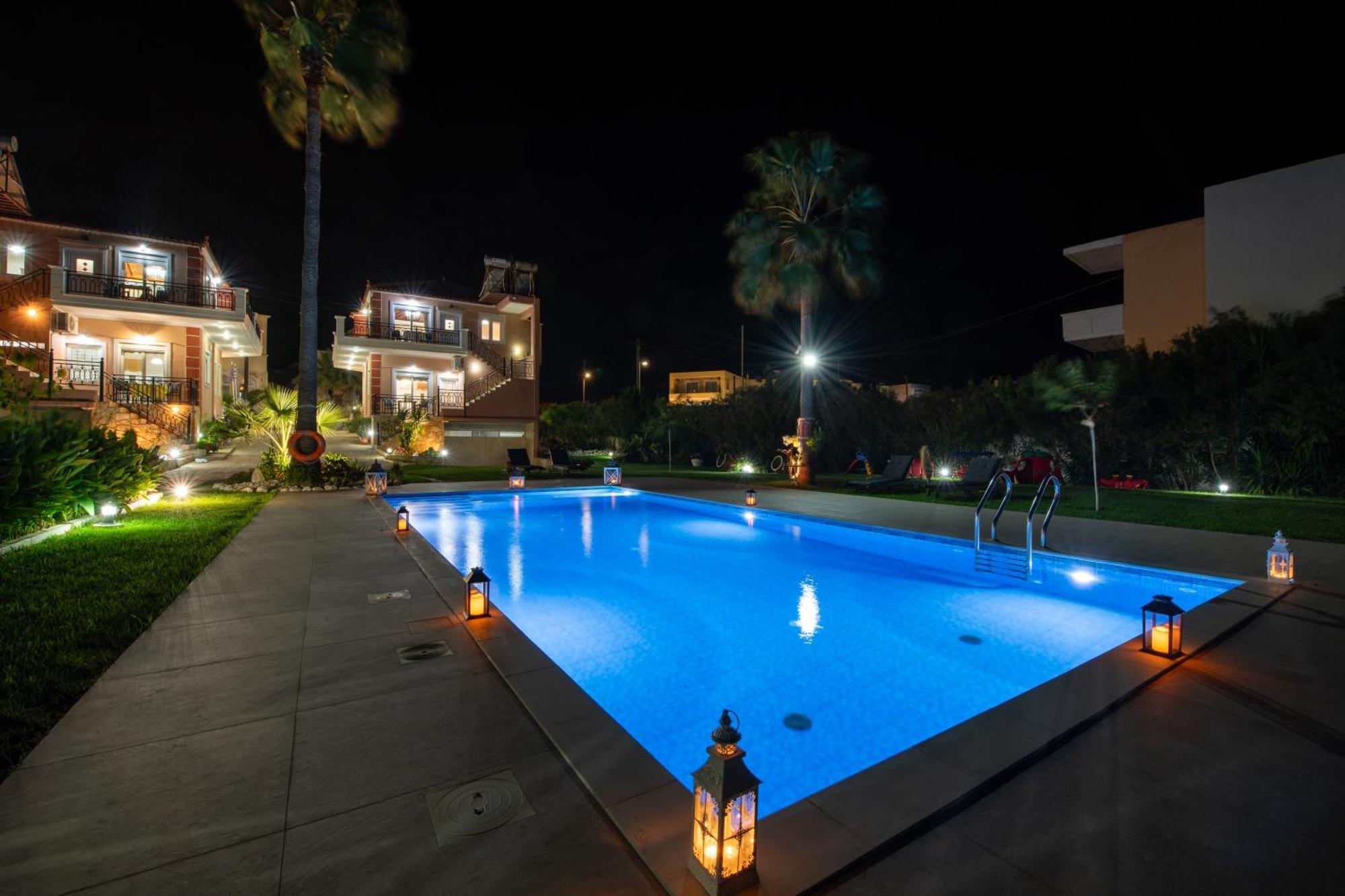 Socrates Holidays Apt. 2 With Pool Near The Beach Platanés Buitenkant foto